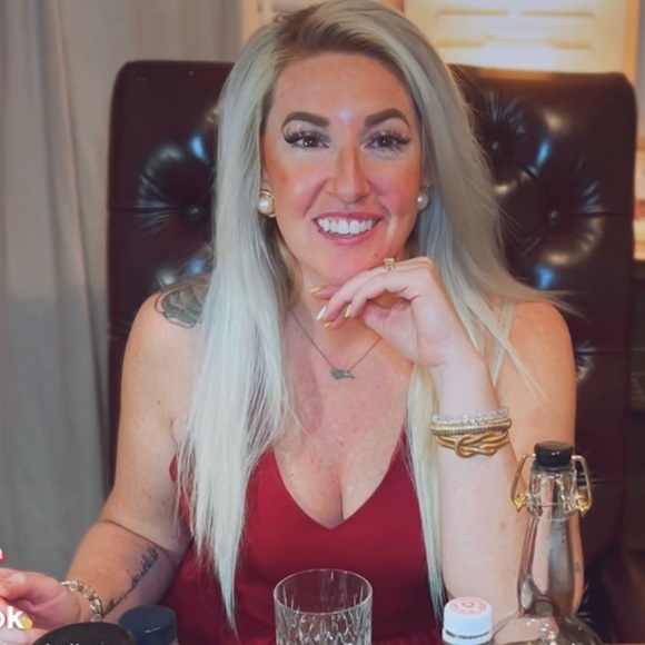 Meet your Posher, Tasha - Picture 8 of 8